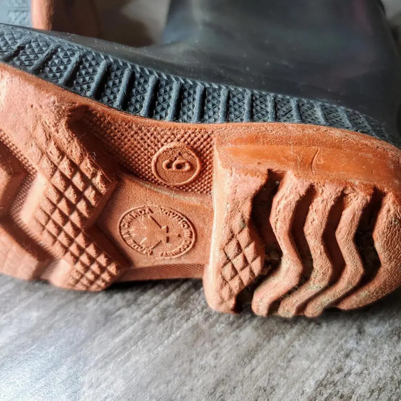 Kids Galoshes Rubber Waterproof Rain Chore Boots Size 6 Little Kid EUC - Picture 3 of 16